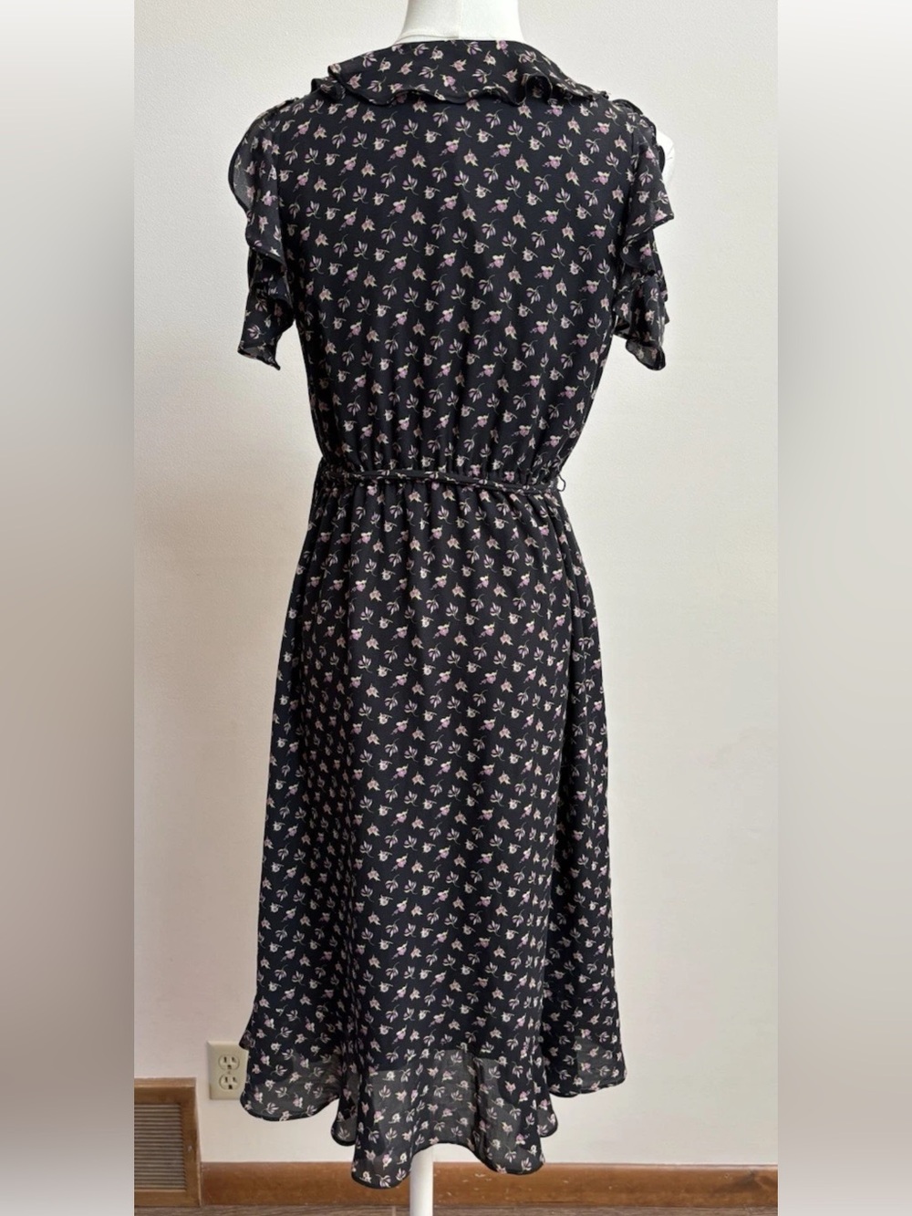LOFT Petite Black Floral Wrap Midi Dress Autumn Wedding Guest Ruffle SP - Picture 4 of 8
